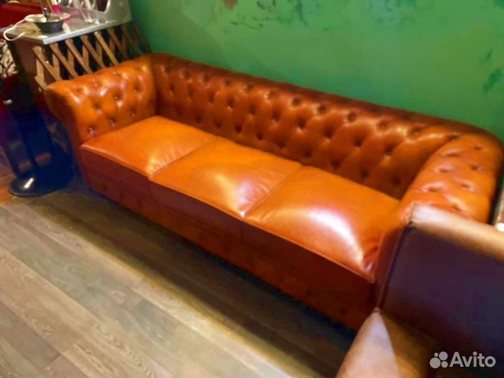 Диван кожаный честер
