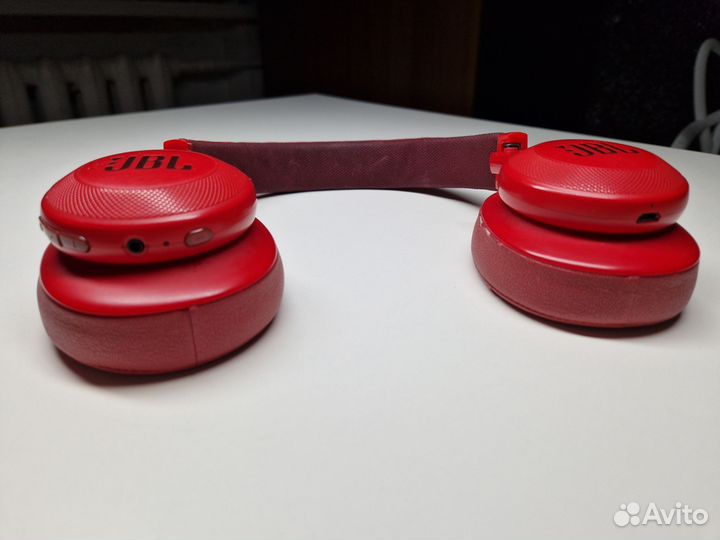 Беспроводные наушники с микрофоном JBL E55BT