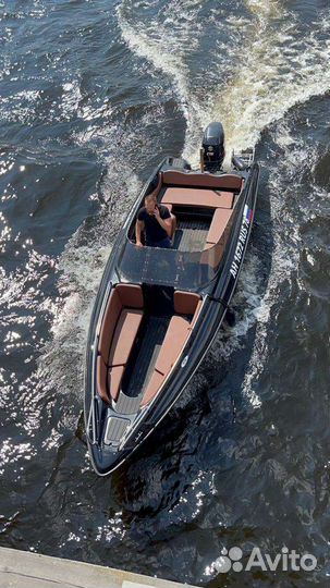 Катер с мотором