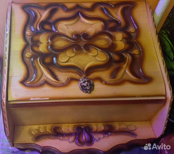 Хлебница резная дерево