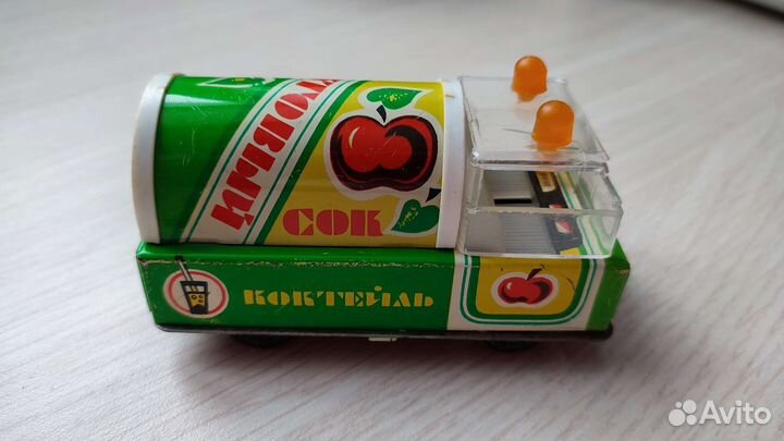 Металлические машинки, самолёт, цирк, спецслужбы