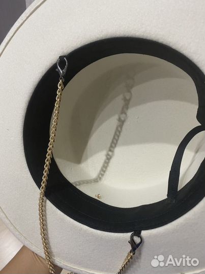 Шляпа с цепочкой