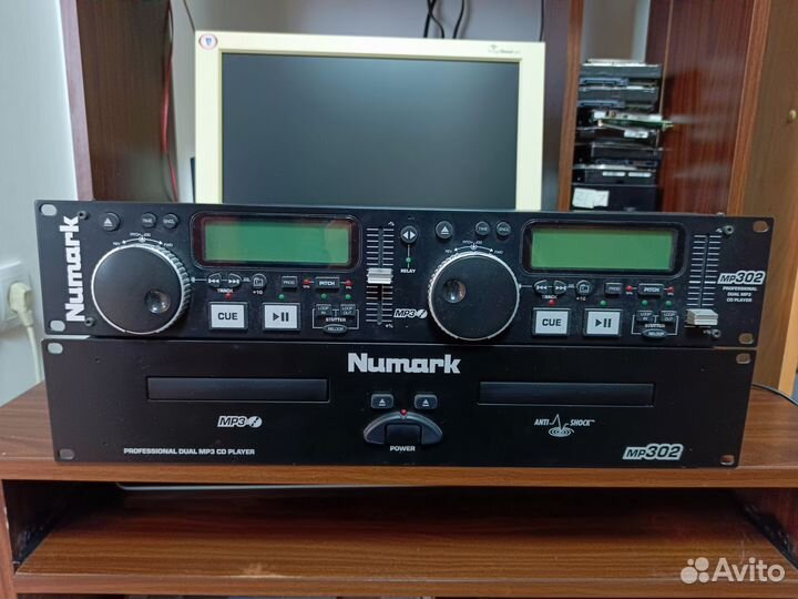 Профессиональный CD/mp3 проигрыватель numark mp302