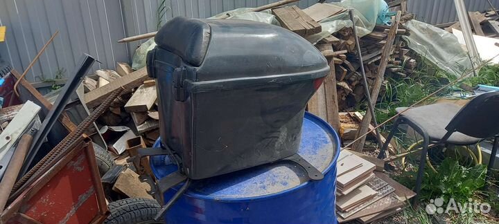 Кофр для мотоцикла центральный под шлем(Большой)