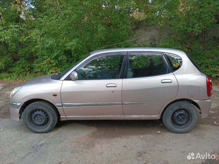 Toyota Duet 1.0 AT, 2002, 300 000 км