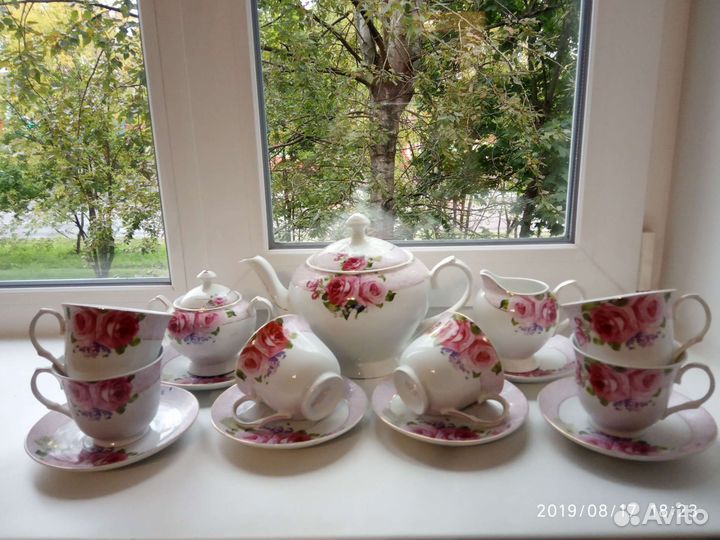 Сервиз чайный. Новый в упаковке. Фарфор