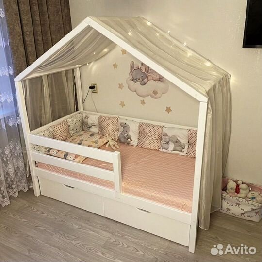 Кровать домик