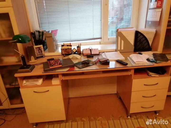 Письменный стол, 2 книжных шкафа