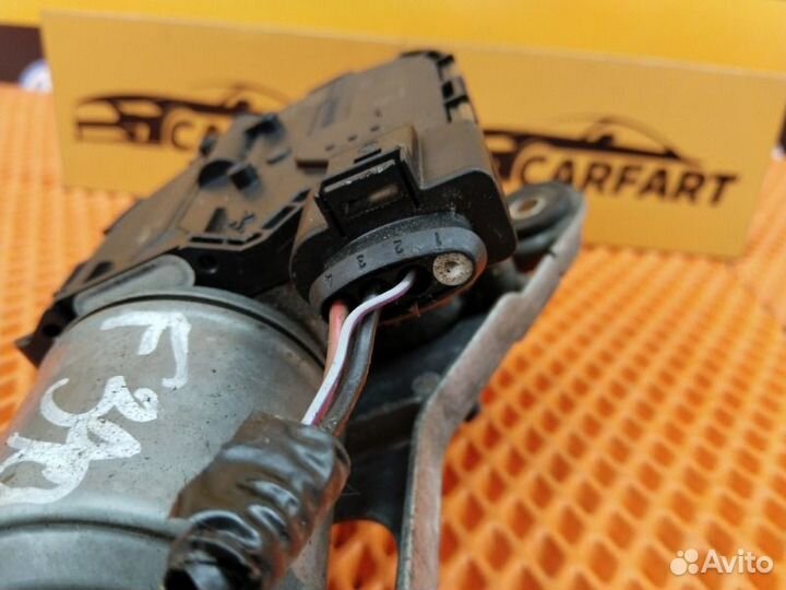 Мотор дворников передний правый Ford Focus 3 CB8