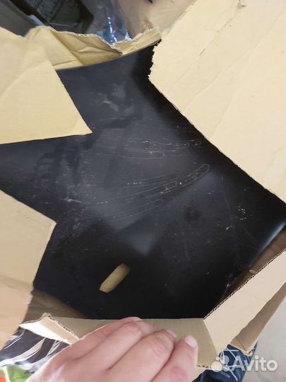 Крыло правое на рено логан 2 и фара правая