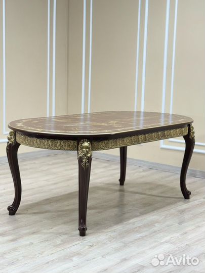 Кухонный стол и стулья