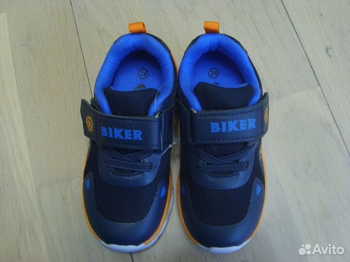 Новые кроссовки Biker, 24 р, 15 см