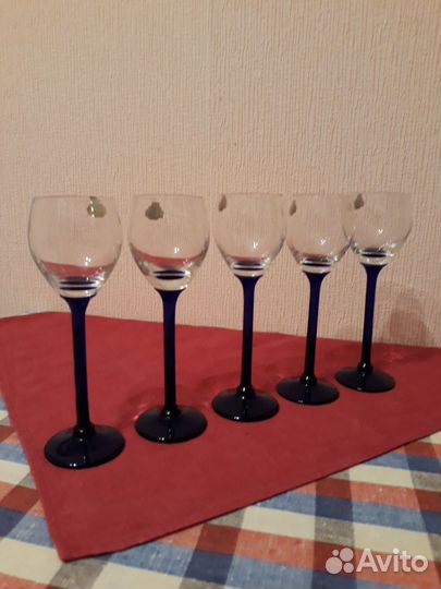 Рюмки на ножке