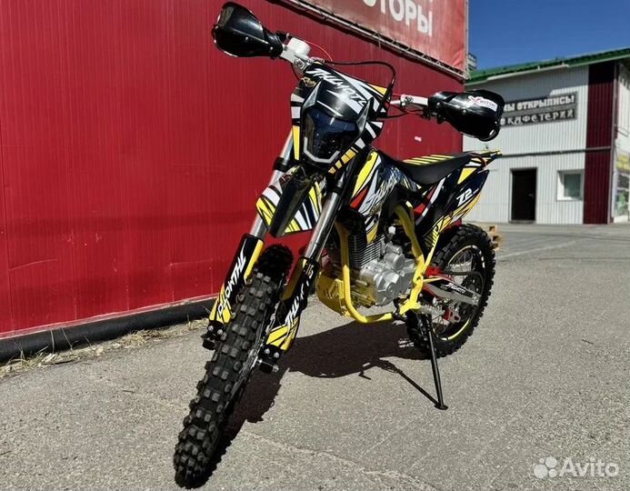 Мотоцикл jhlmoto JHL Z2 PR300 (ZS175FMN)