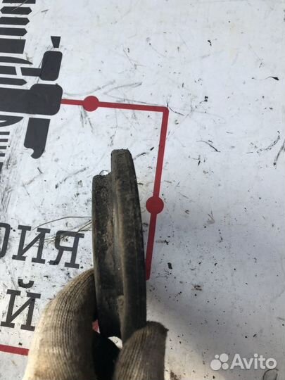 Опора задней пружины Nissan Pathfinder