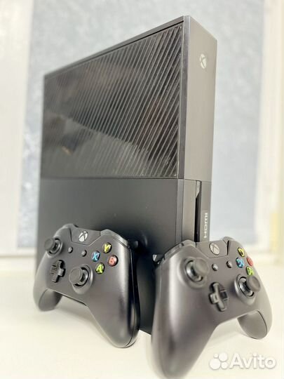 Xbox One 2 джойстика + Game Pass Ultimate