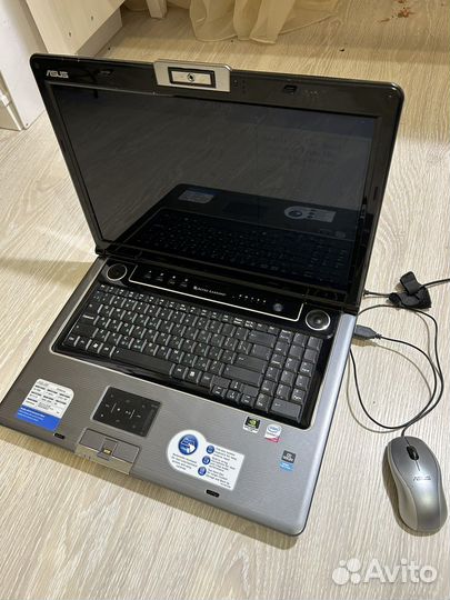 Ноутбук Asus m70v