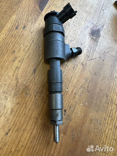 Peugeot форсунка 0445110566