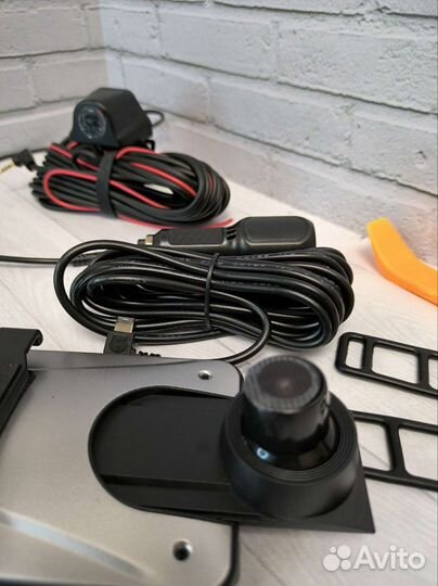 Видеорегистратор с камерой заднего вида X66 lesa