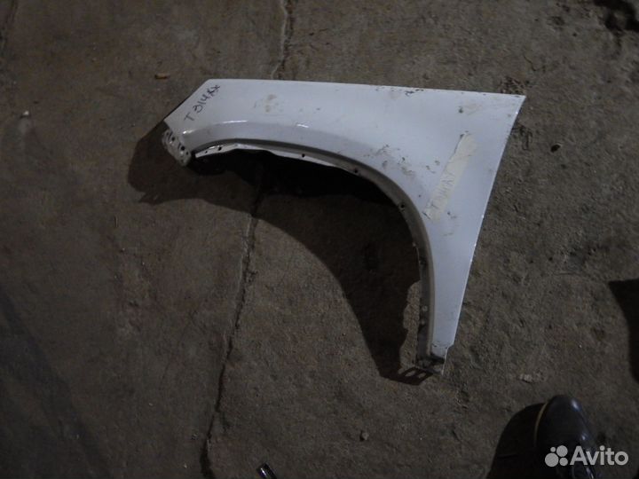 Крыло переднее левое Volkswagen Tiguan