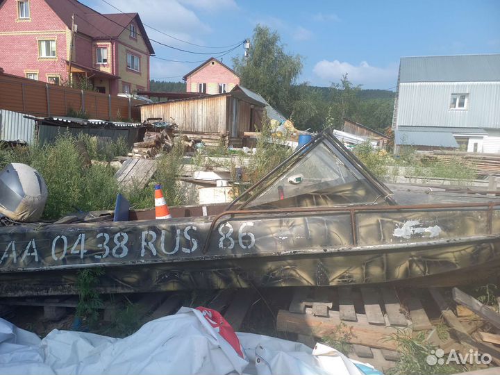 Лодка с мотором