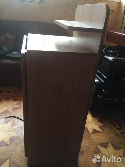 Столик для маникюра