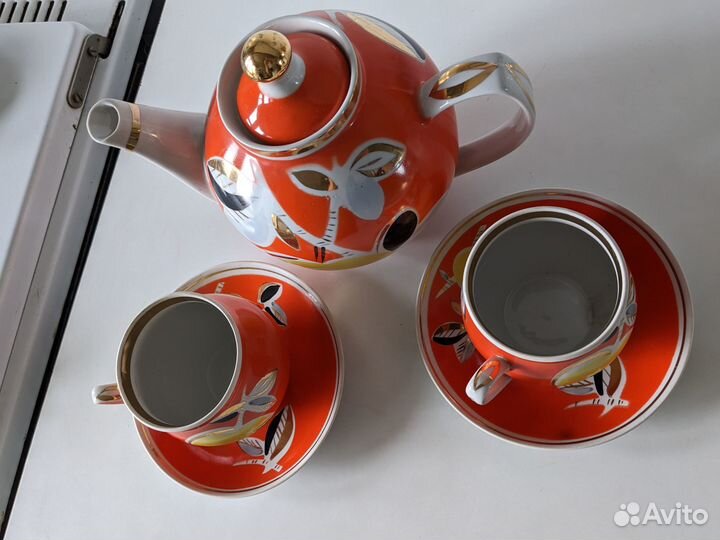 Чайник + 2 чайные пары фаянс