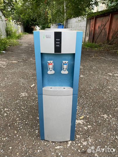 Кулер для воды напольный Eco tronic