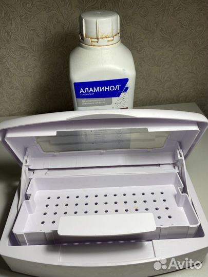 Все для маникюра. Пылесос и короб для дезинфекции