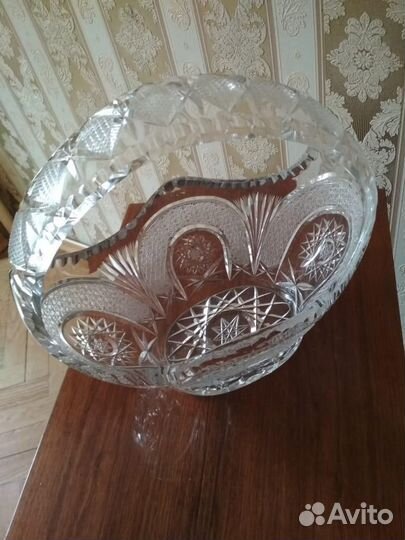 Хрустальная ваза- корзинка