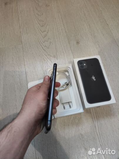 iPhone 11, 64 ГБ