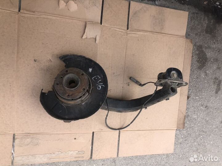 Цапфа задняя правая бмв 3 е46