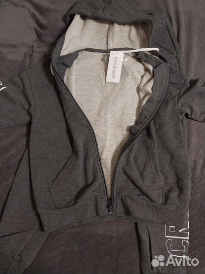 Новый костюм фирма pelikan р 140см и водолазка