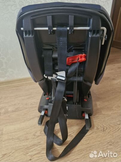 Автомобильное кресло babyton