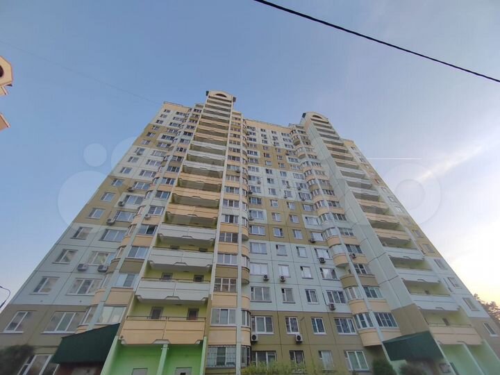 2-к. квартира, 57 м², 3/17 эт.