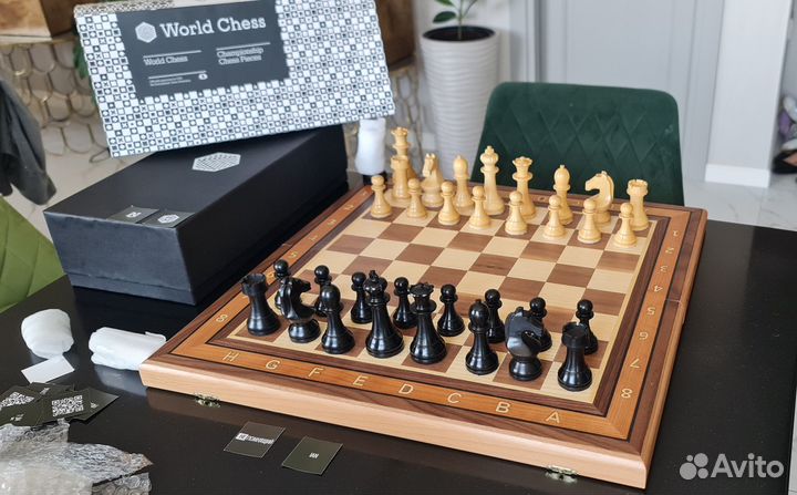 Шахматы турнирные Fide World Chess с доской