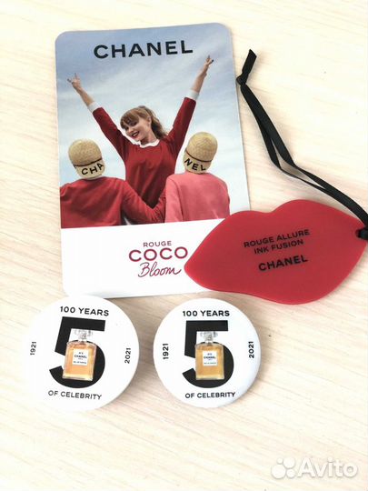 Держатель для телефона Chanel,брошь Chanel