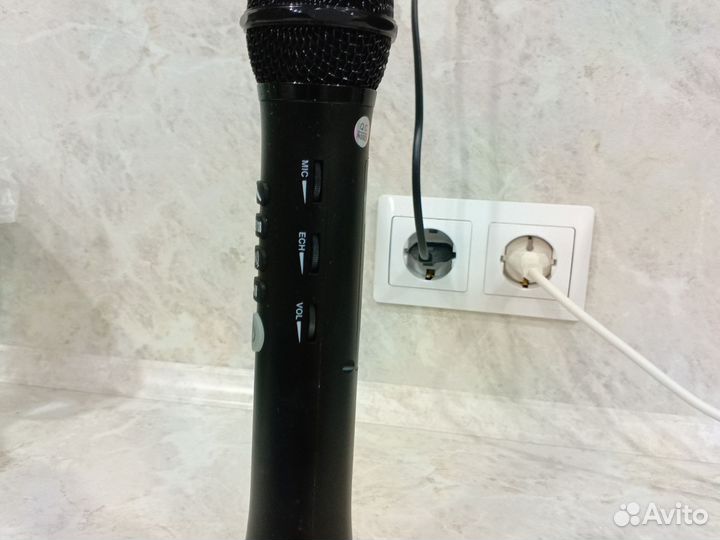 Микрофон для караоке беспроводной