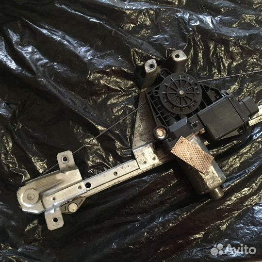 Стеклоподъемник задний левый Opel Vectra B
