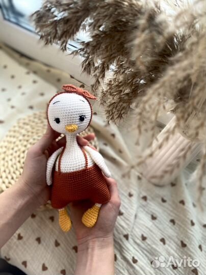 Вязаная игрушка Гусёна