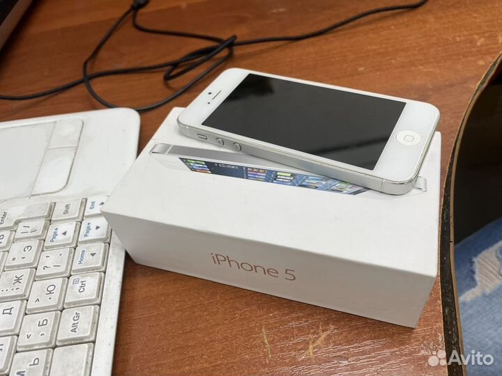 Телефон iPhone 5с