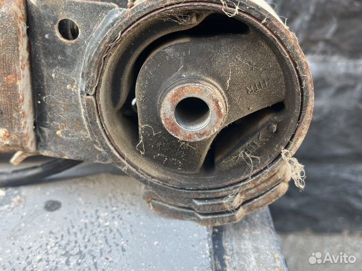 Подушка двигателя левая faw v 5