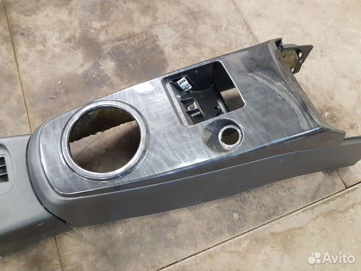 Подлокотник Mitsubishi lancer 9