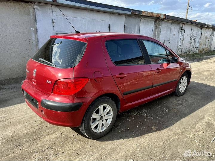 В разбор Peugeot 307