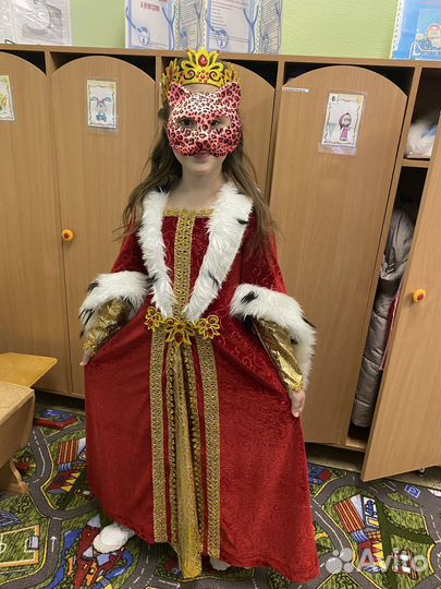 Костюм королевы