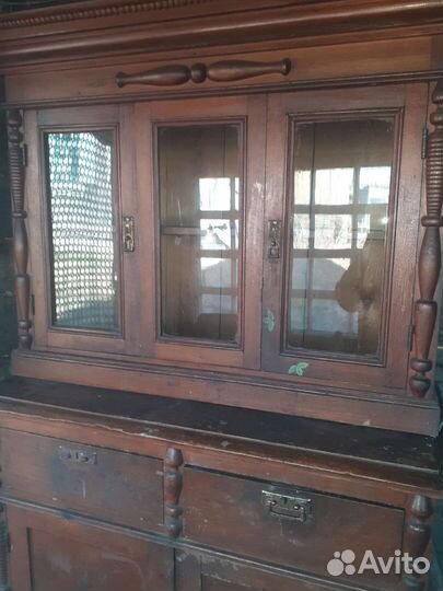 Старинный буфет