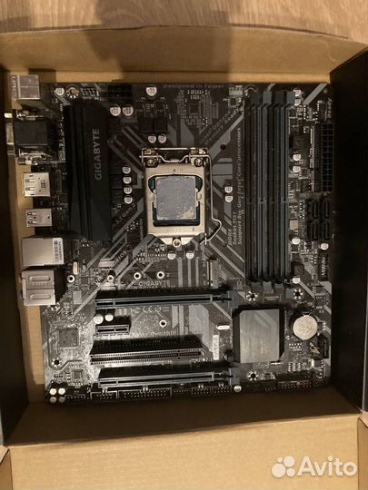 Материнская плата с процессором