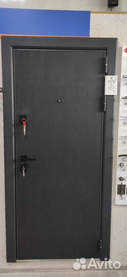 Дверь входная металлическая новая