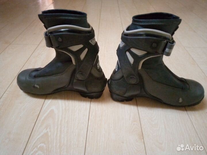 Лыжные ботинки размер 37