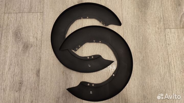 Пыльник тормозного диска Mitsubishi Pajero 4